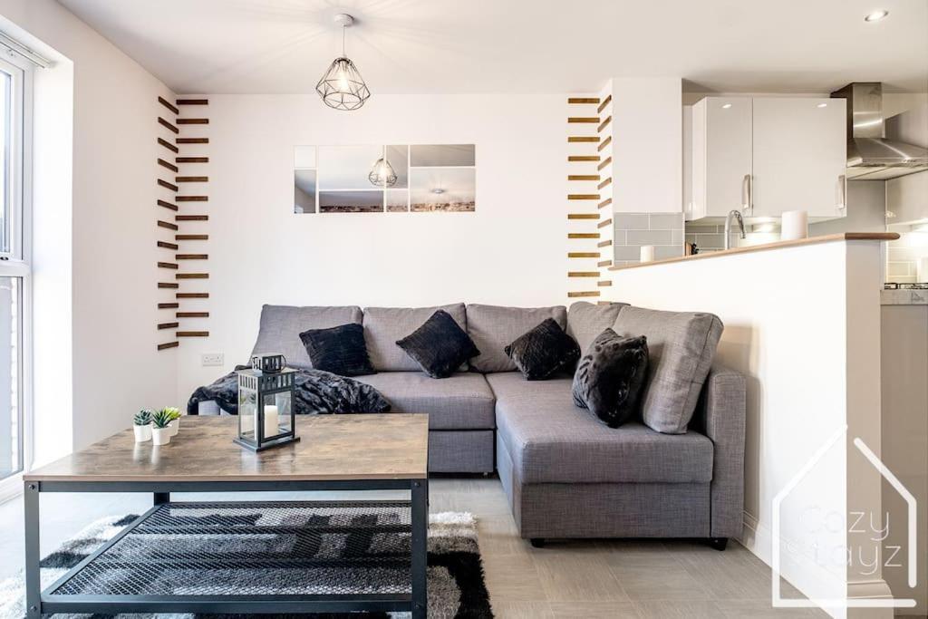 Beautiful 5 Bedroom Home In The City Centre With Gated Parking Birmingham Extérieur photo