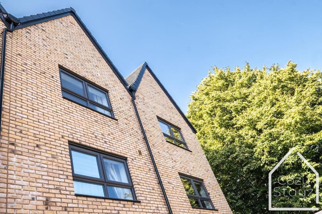 Beautiful 5 Bedroom Home In The City Centre With Gated Parking Birmingham Extérieur photo