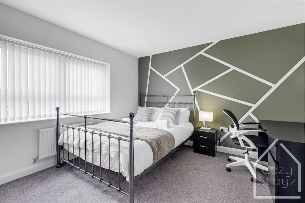 Beautiful 5 Bedroom Home In The City Centre With Gated Parking Birmingham Extérieur photo